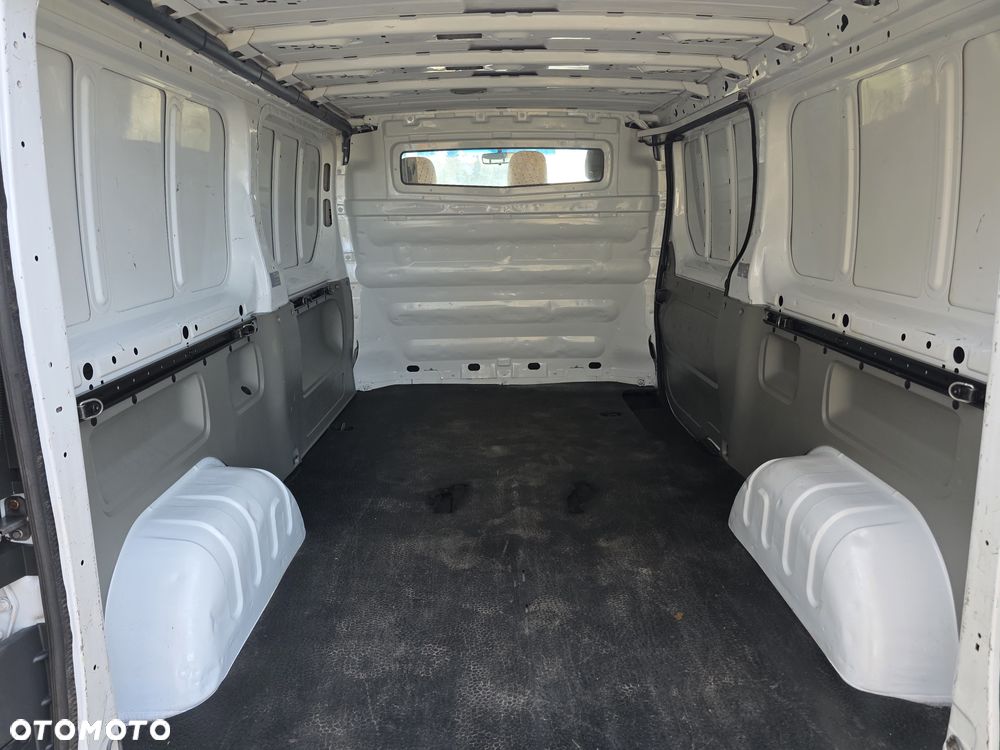 Opel Vivaro - 10