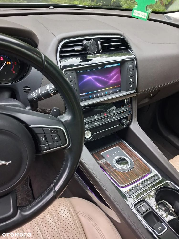 Jaguar F-Pace 2.0 i4D AWD Pure - 5