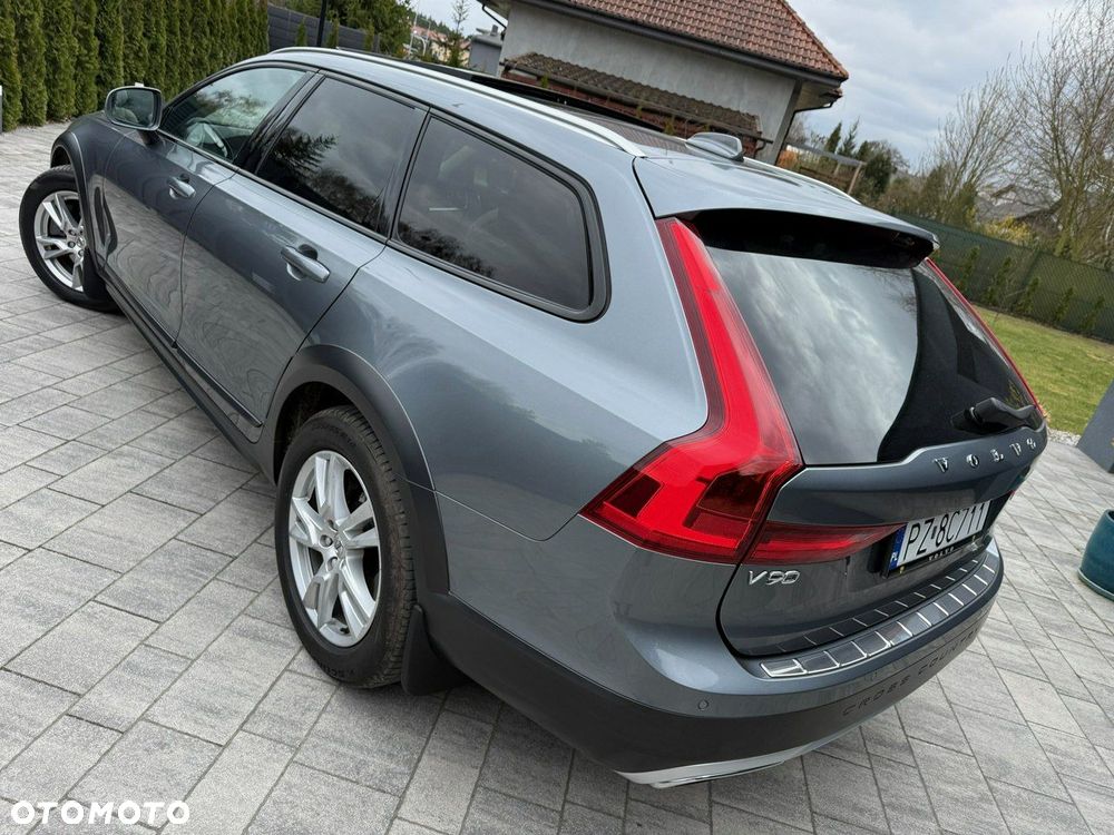 Volvo V90 Cross Country T5 AWD Pro - 4