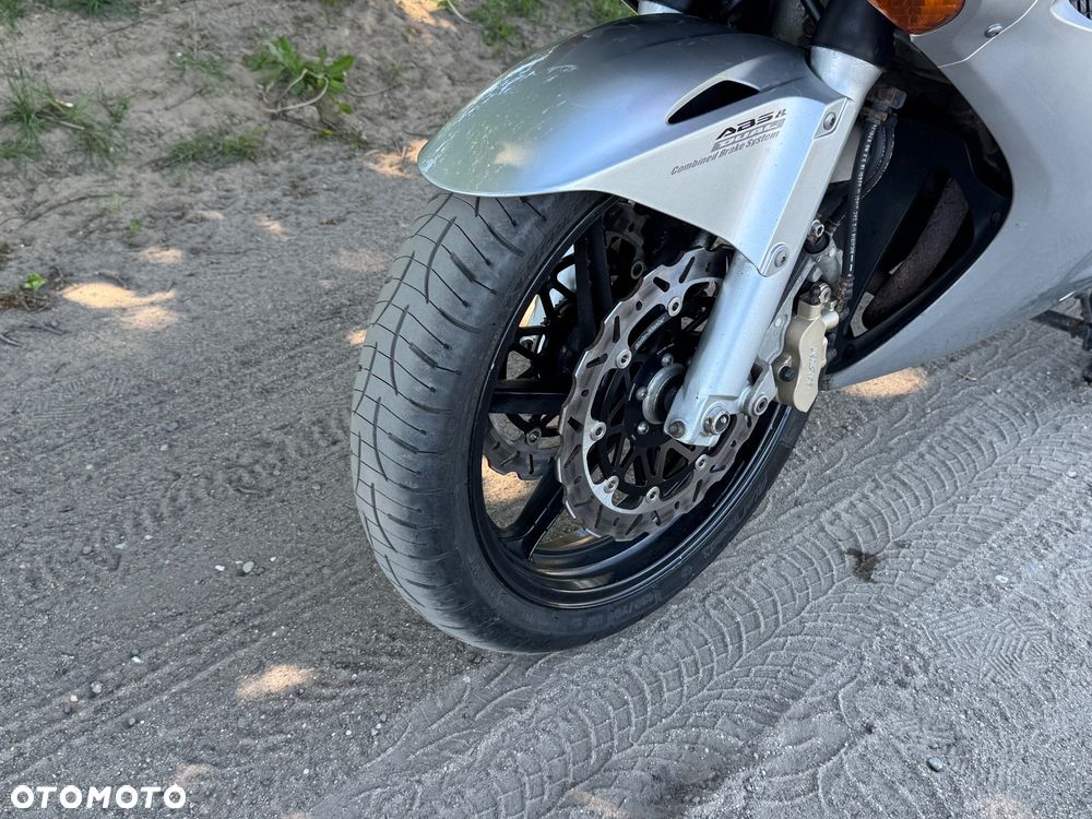 Honda VFR - 18