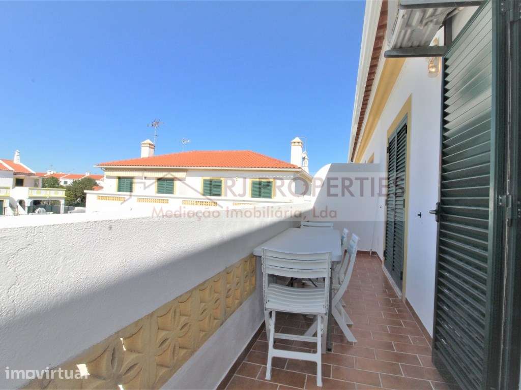 Apartamento T1+1 com Piscina, Estacionamento e Excelente Exposição ... - Grande imagem: 4/13
