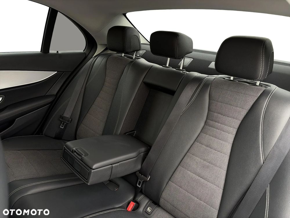 Mercedes-Benz Klasa E 220 d 4-Matic AMG - 13