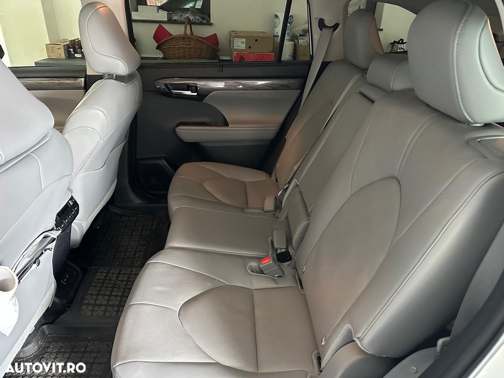 Toyota Highlander 2.5 L Dynamic Force 248CP Luxury Pearly - 9