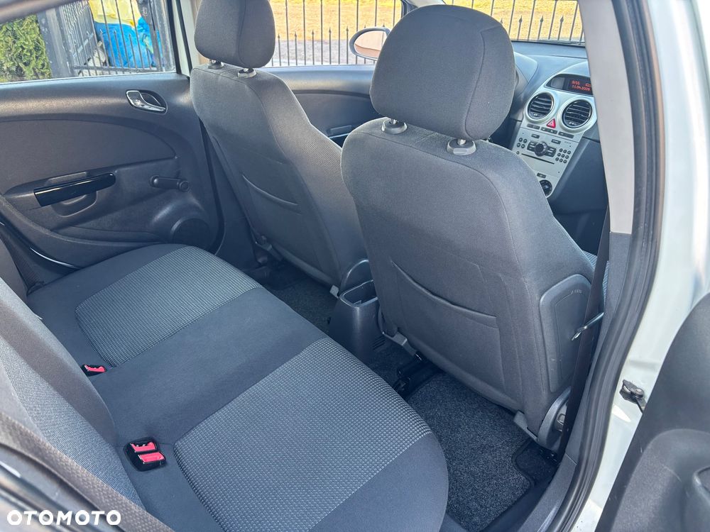 Opel Corsa 1.2 16V Essentia - 17