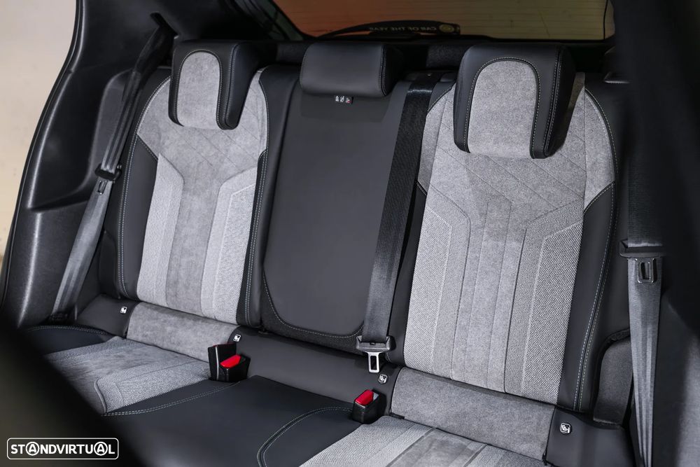 Peugeot e-208 GT Pack - 36