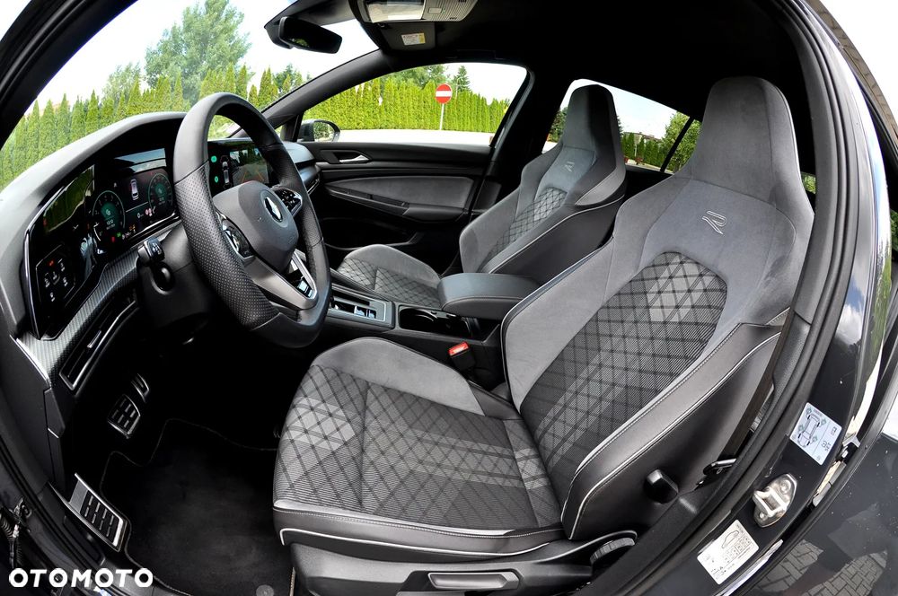 Volkswagen Golf 1.5 eTSI OPF DSG R-Line - 25