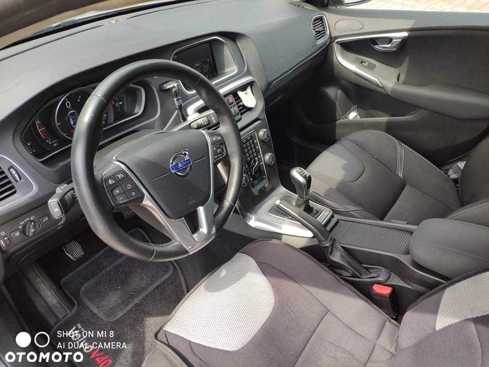 Volvo V40 D4 Drive-E Momentum - 8