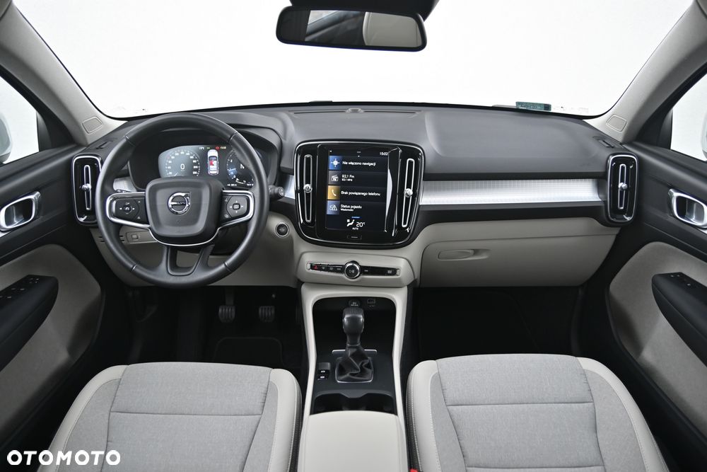 Volvo XC 40 T3 Momentum - 9