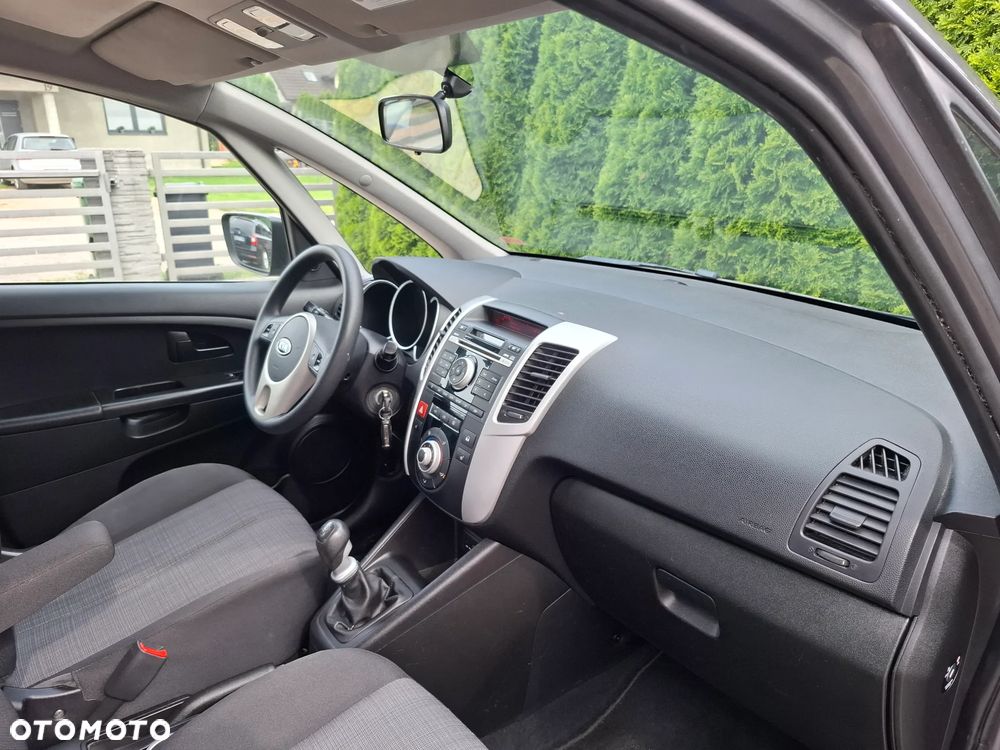 Kia Venga 1.4 CVVT UEFA EURO 2016 - 10