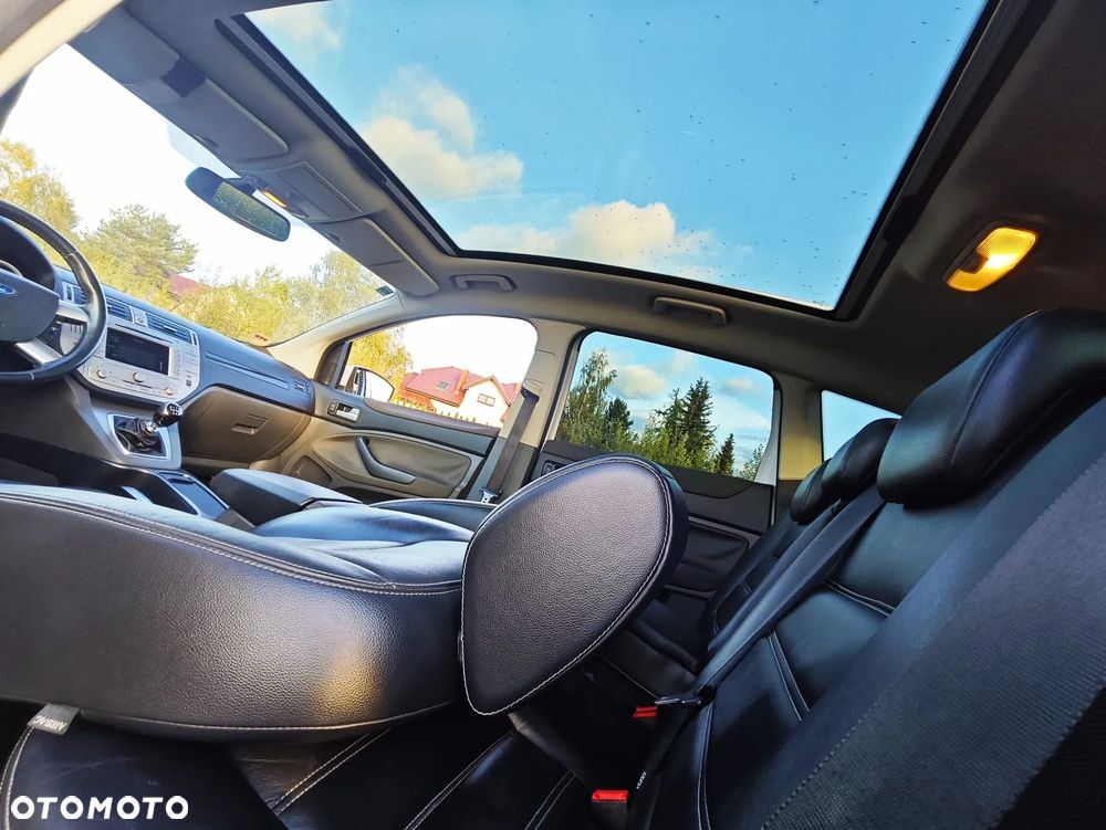 Ford Kuga 2.0 TDCi 2x4 Titanium - 26