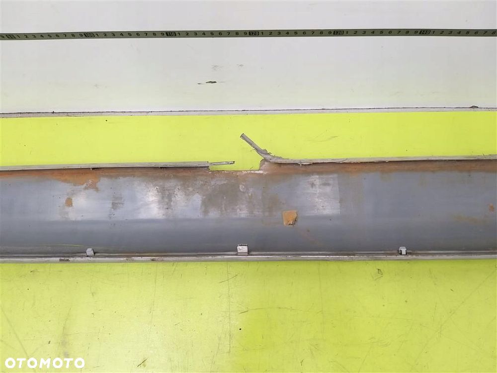 Listwa progowa ZEWNĘTRZNA lewa Dodge Magnum 2004-2008 SREBRNA - 8