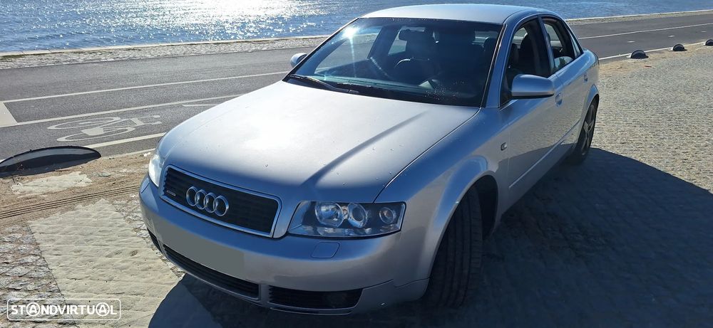 Audi A4 2.5 TDI quattro - 1
