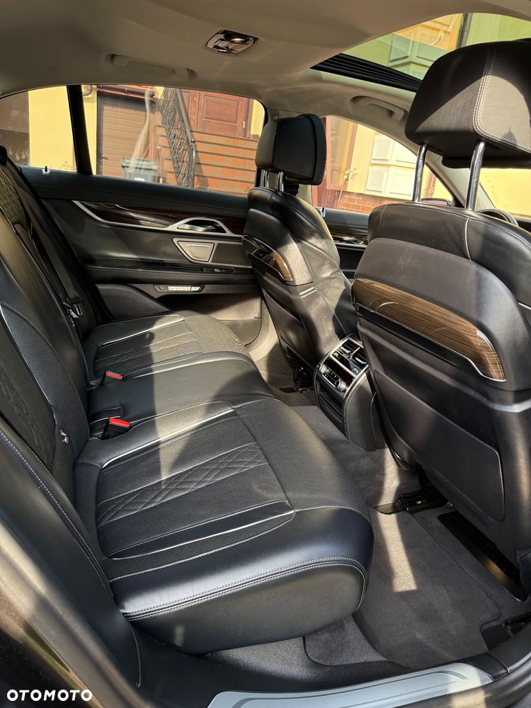 BMW Seria 7 740d xDrive - 21