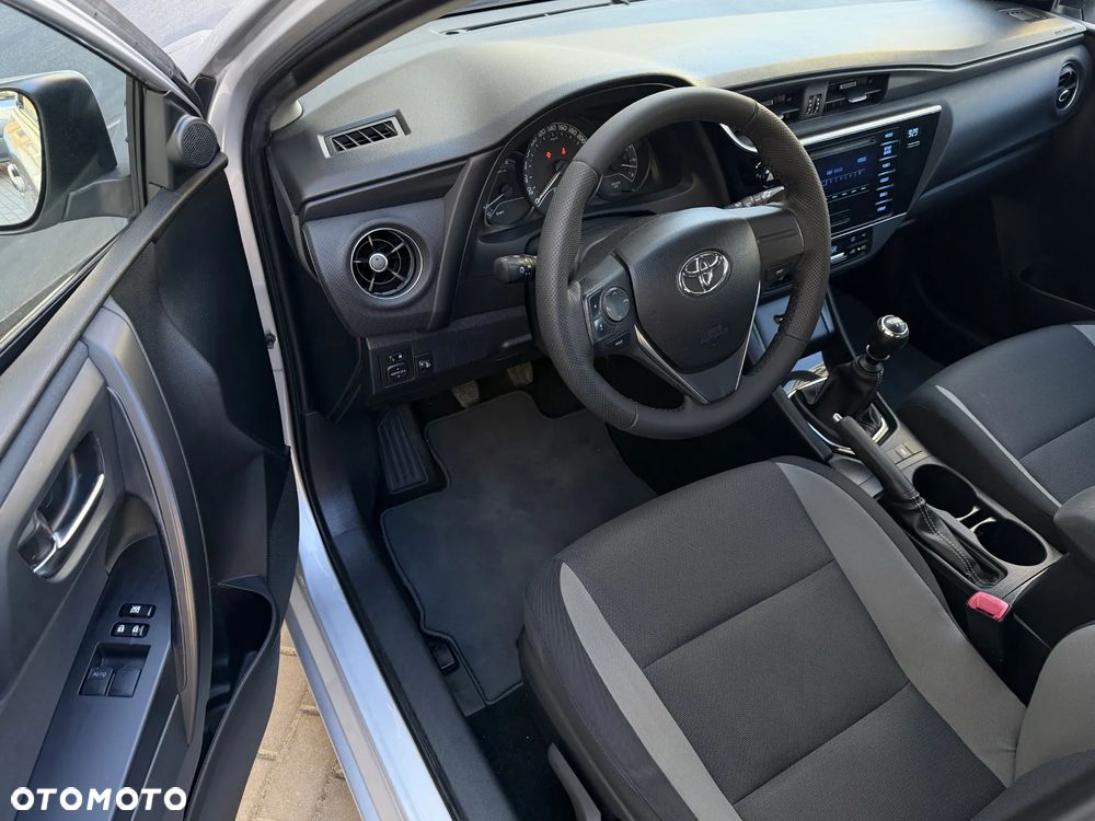 Toyota Auris - 5