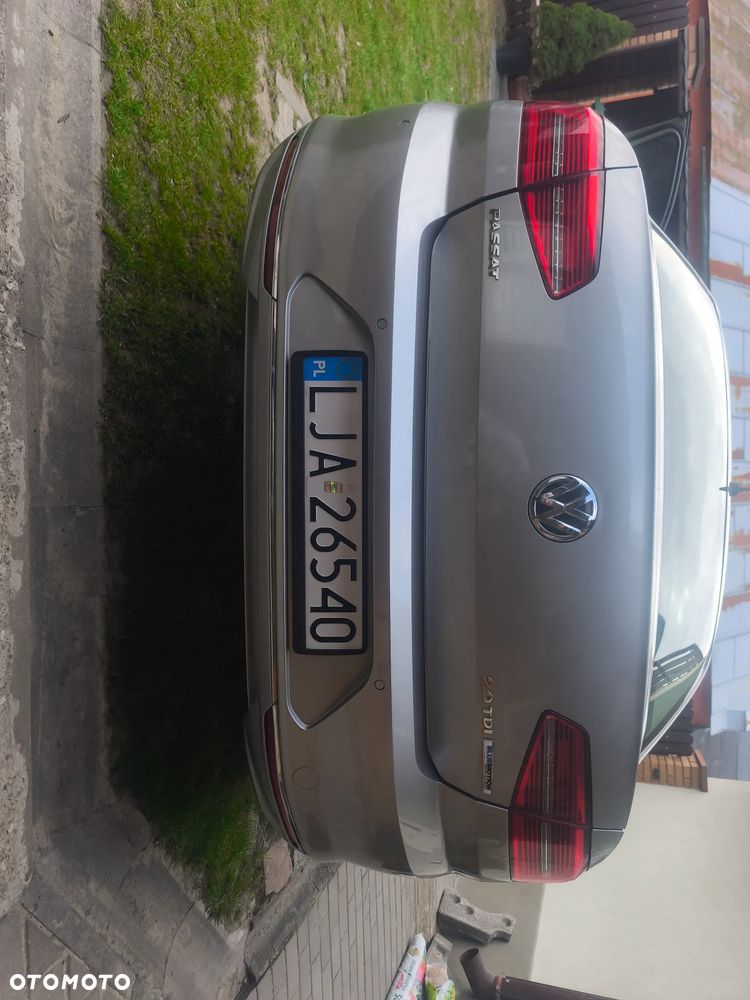 Volkswagen Passat 2.0 TDI BMT Highline DSG - 11