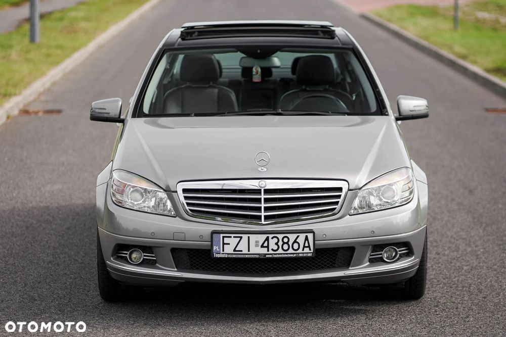 Mercedes-Benz Klasa C 200 CGI BlueEff Elegance - 2