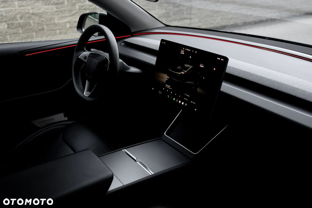 Tesla Model Y RWD - 18