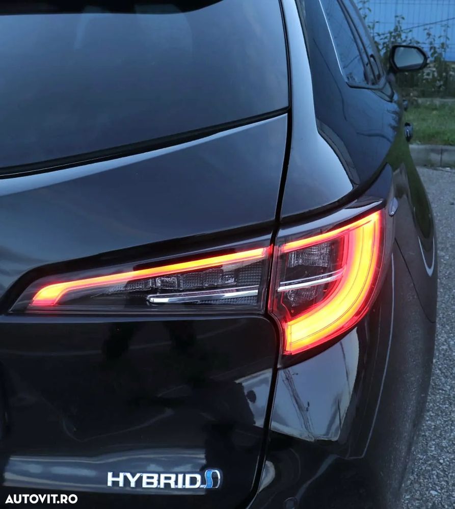 Toyota Corolla 1.8 HSD Exclusive GR Sport - 32