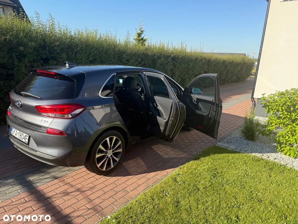 Hyundai i30 1.4 T-GDI Premiere Luxury DCT - 10