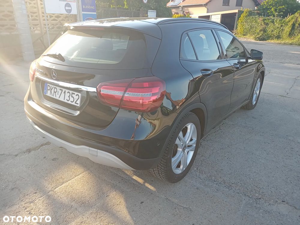 Mercedes-Benz GLA 200 (CDI) d 7G-DCT - 4