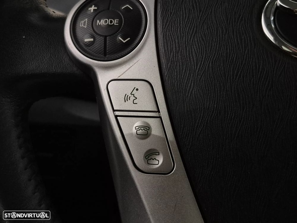 Toyota Prius 1.8 Plug-In Pack Premium - 18