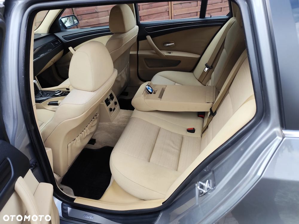 BMW Seria 5 520d Touring - 8