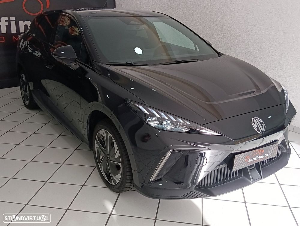 MG MG4 64 kWh Luxury - 9