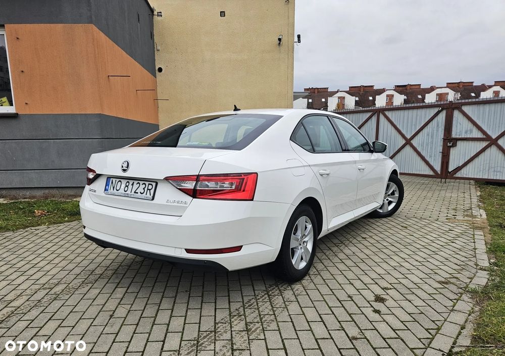Skoda Superb 1.6 TDI Style - 17
