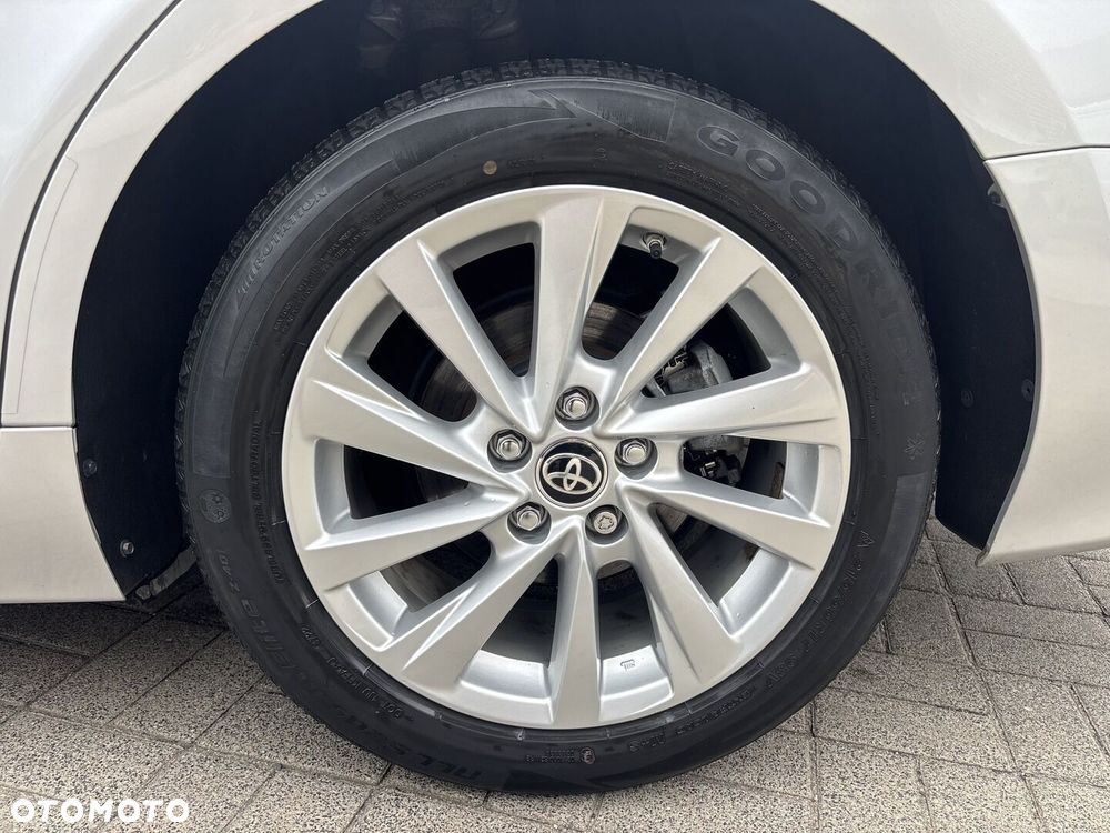 Toyota Camry 2.5 Hybrid Comfort CVT - 28