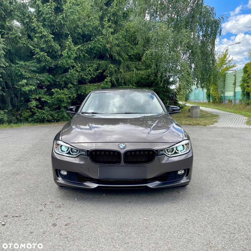 BMW Seria 3 328i Luxury Line - 2