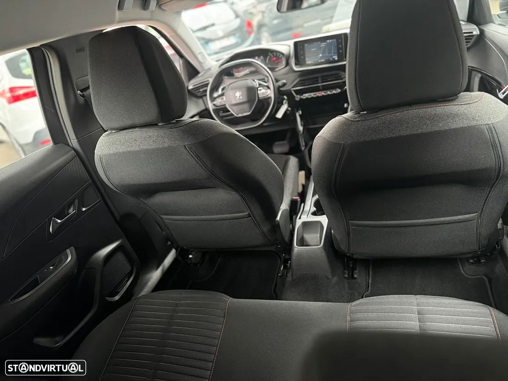 Peugeot 2008 1.2 PureTech Active Pack EAT8 - 6