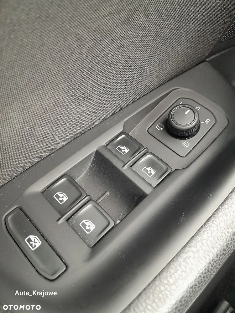Volkswagen Passat 2.0 TSI Business DSG - 28
