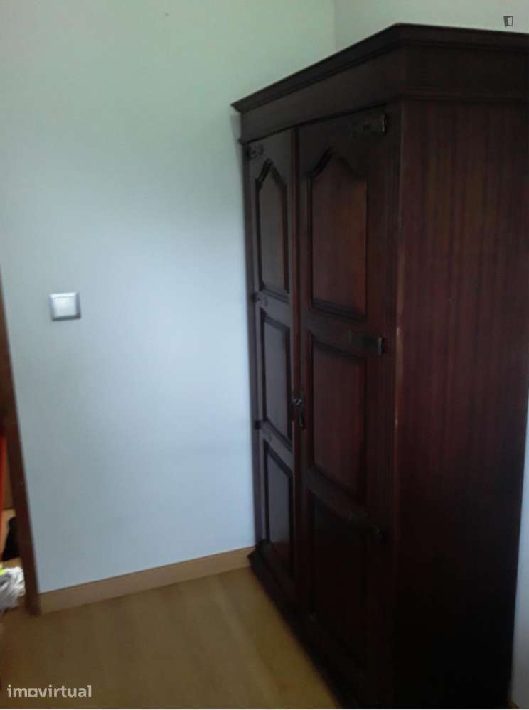 Quarto - localizado em Alto de São João Coimbra - Grande imagem: 5/6