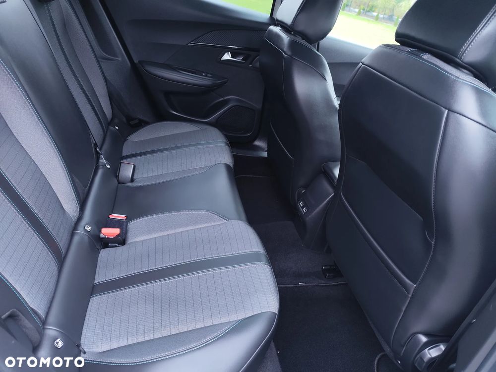 Peugeot 2008 1.2 PureTech Allure S&S EAT8 - 18