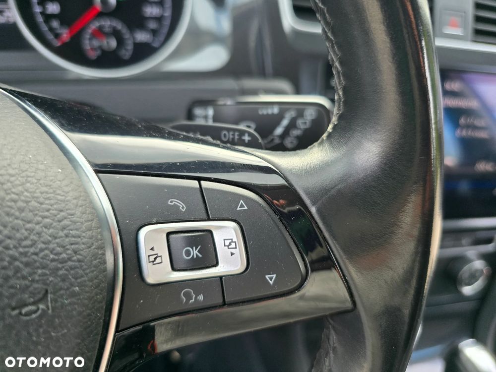Volkswagen Golf - 27