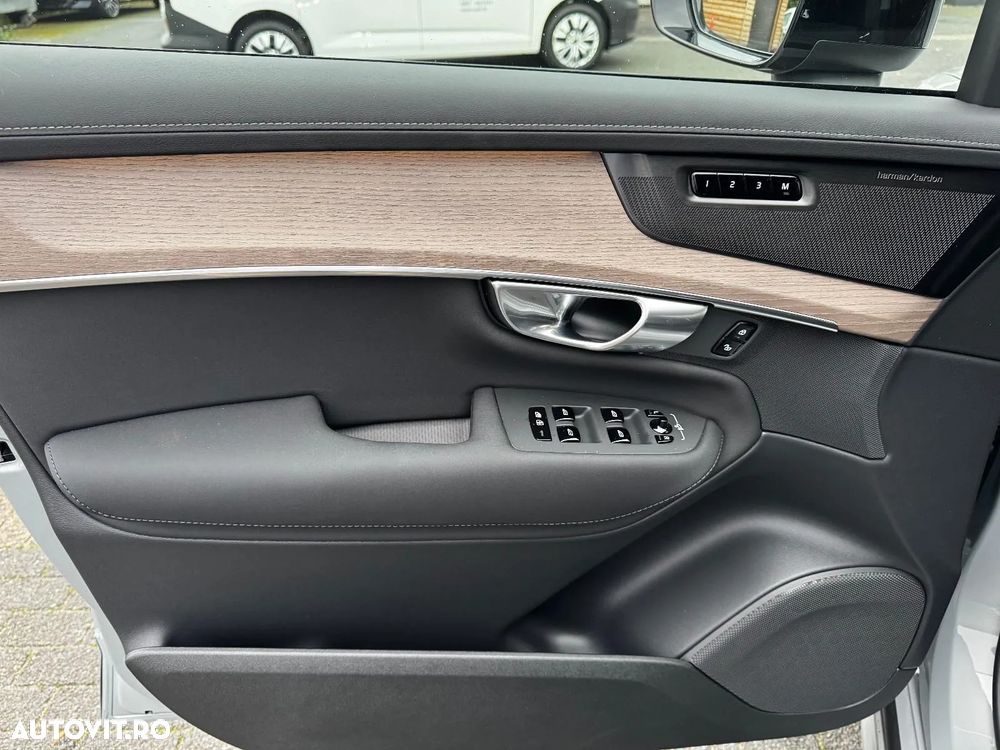 Volvo XC 90 T8 AWD PHEV Ultra Dark - 16