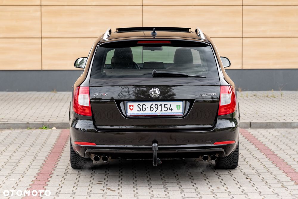 Skoda Superb Combi 3.6 V6 4x4 DSG Elegance - 18