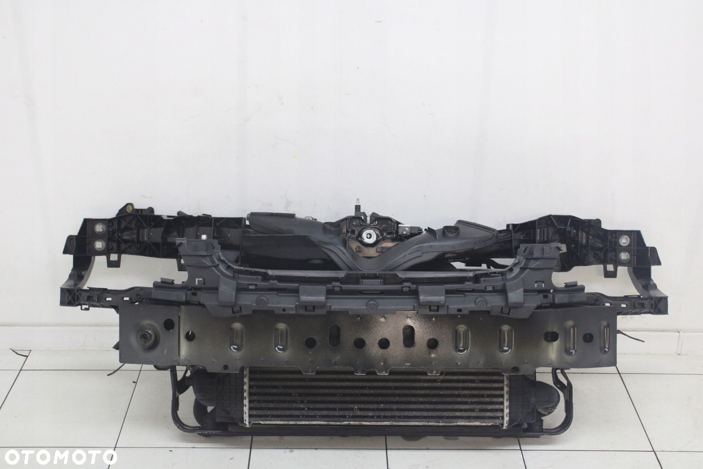 PAS PRZEDNI WZMOCNIENIE CHŁODNICE FORD FOCUS MK2 LIFT 2007R- 2.0 TDCI - 1