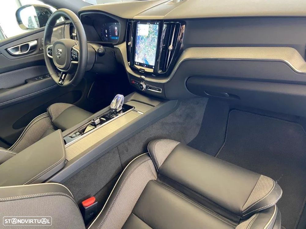 Volvo XC 60 2.0 T6 PHEV Black Edition AWD - 7