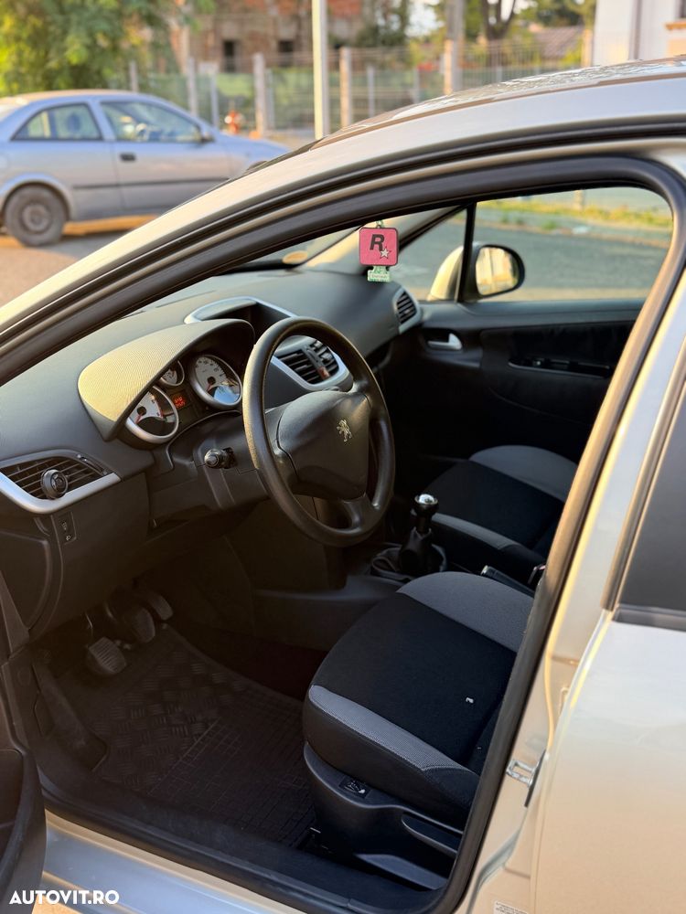 Peugeot 207 1.4 HDI Trendy - 9
