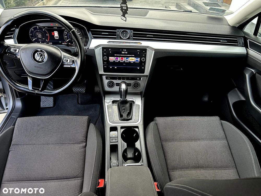 Volkswagen Passat - 6