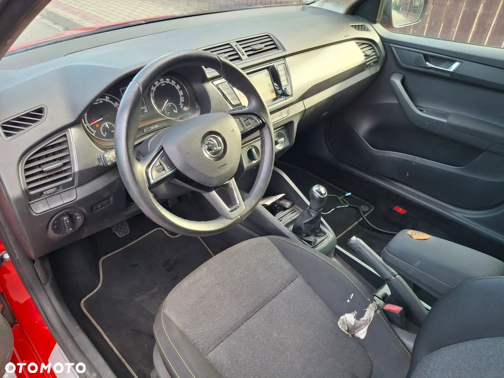 Skoda Fabia 1.0 TSI Style Color - 11