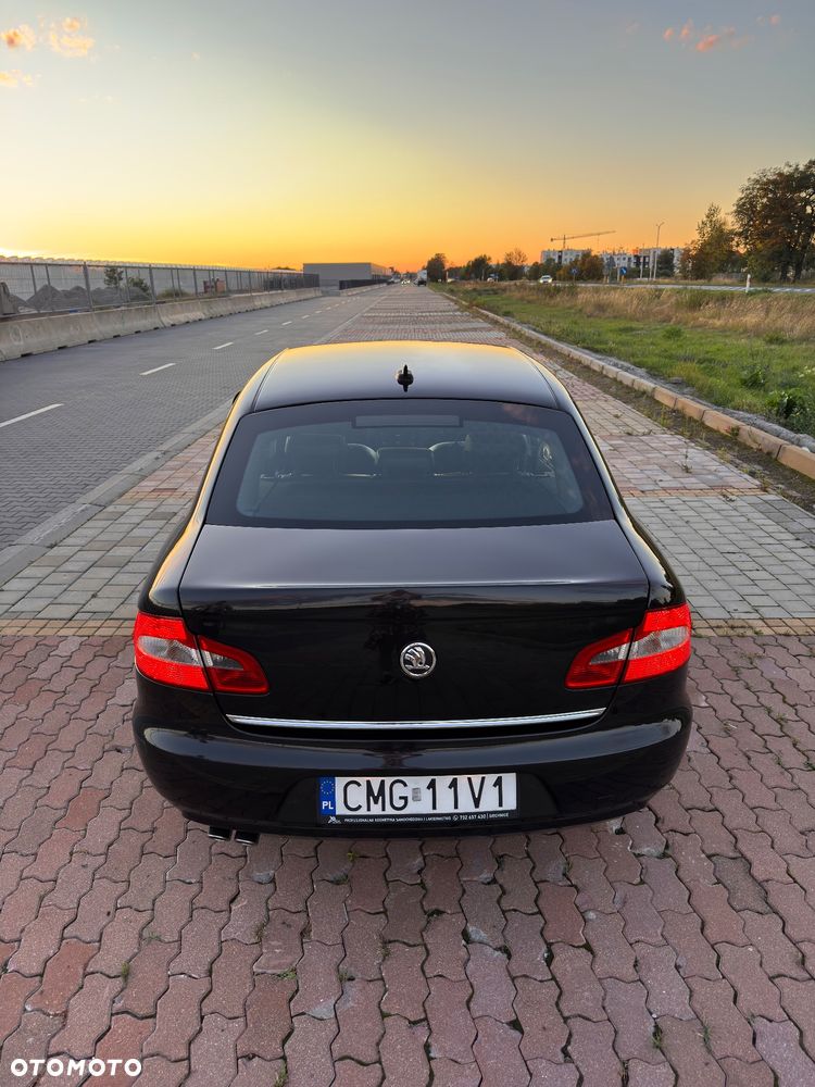 Skoda Superb 2.0 TDI DSG Elegance - 8