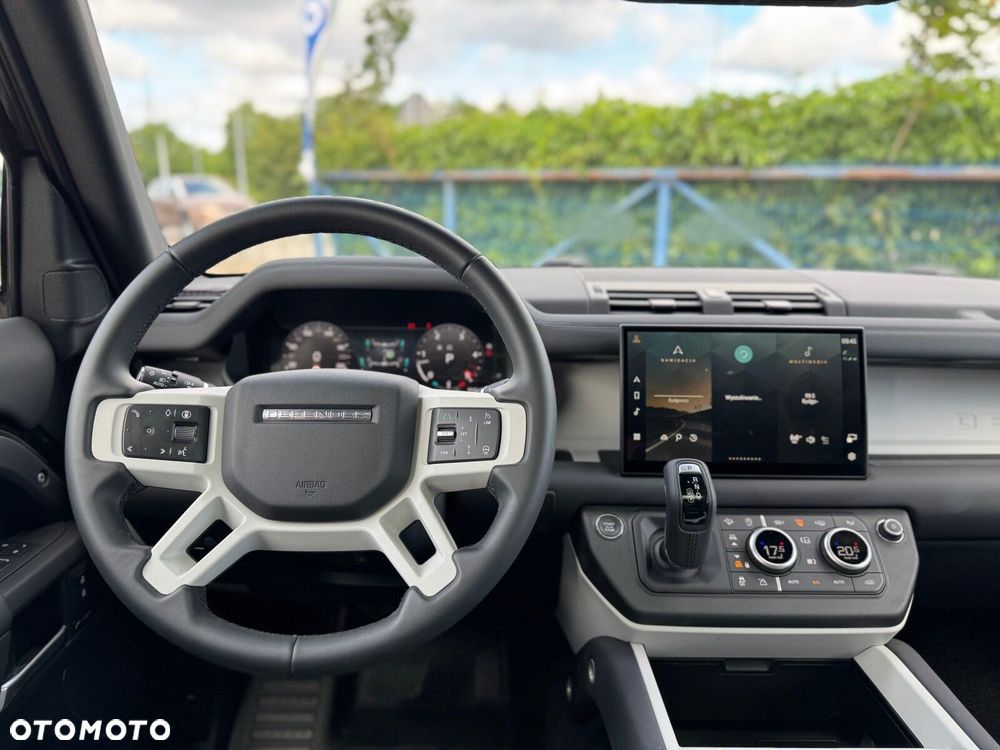 Land Rover Defender - 23