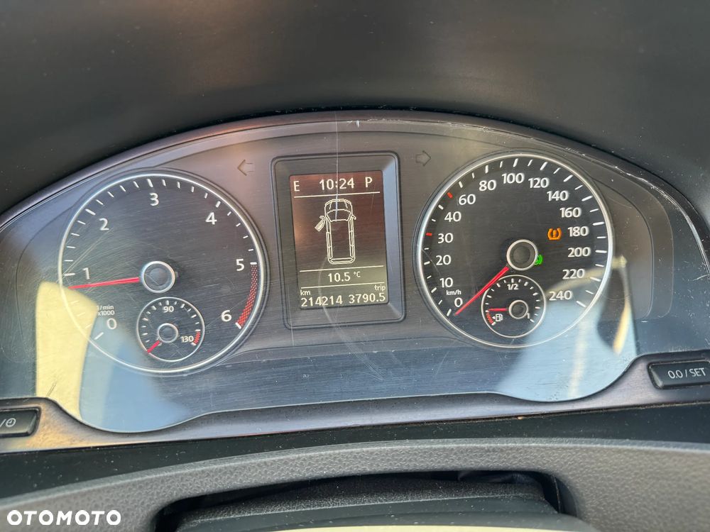 Volkswagen Caravelle - 25
