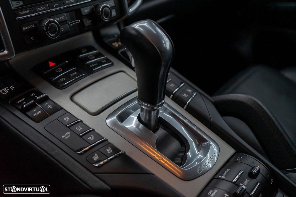 Porsche Cayenne - 34