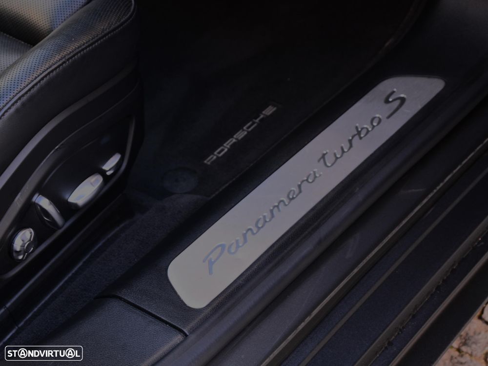 Porsche Panamera Sport Turismo Turbo S E-Hybrid - 45