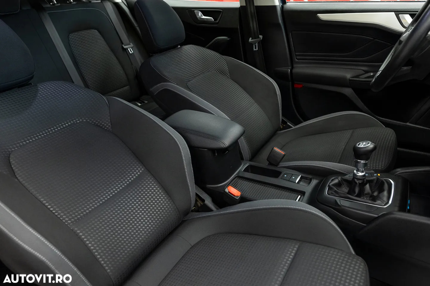 Ford Focus 1.0 EcoBoost Titanium - 39
