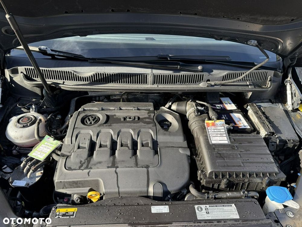 Volkswagen Touran 2.0 TDI SCR UNITED - 13