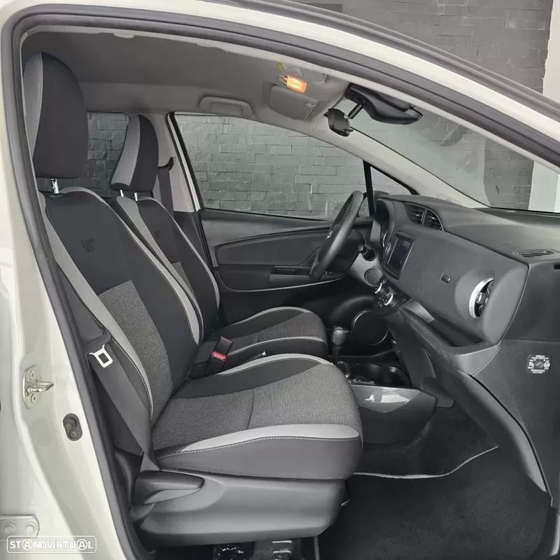 Toyota Yaris 1.5 HSD 20 Anos - 7